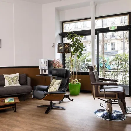 Lennon Hotel