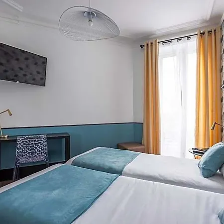 Hotel Lennon By Avalon Center 2*